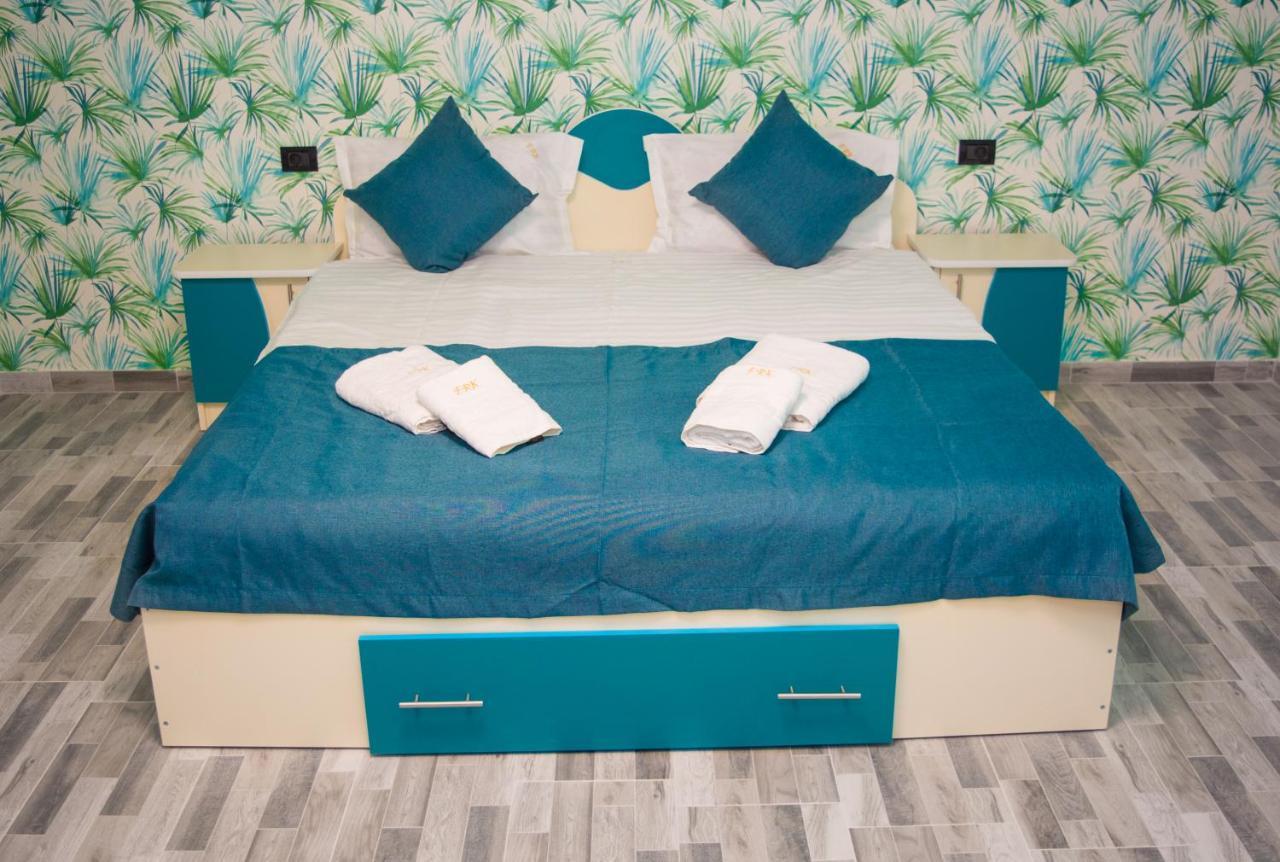 Bed and Breakfast Casa Erk Кэлимэнешти Экстерьер фото