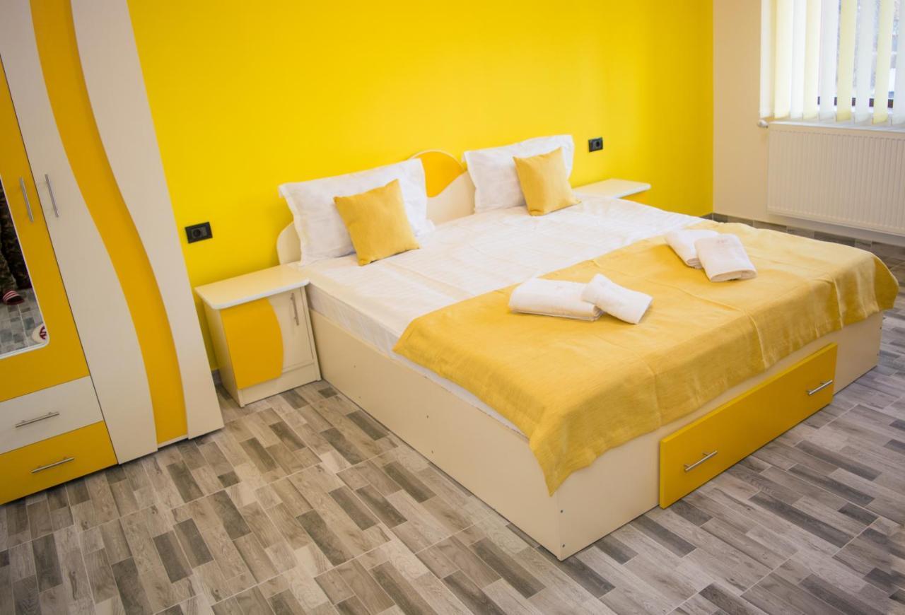 Bed and Breakfast Casa Erk Кэлимэнешти Экстерьер фото