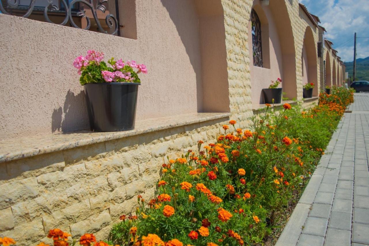 Bed and Breakfast Casa Erk Кэлимэнешти Экстерьер фото