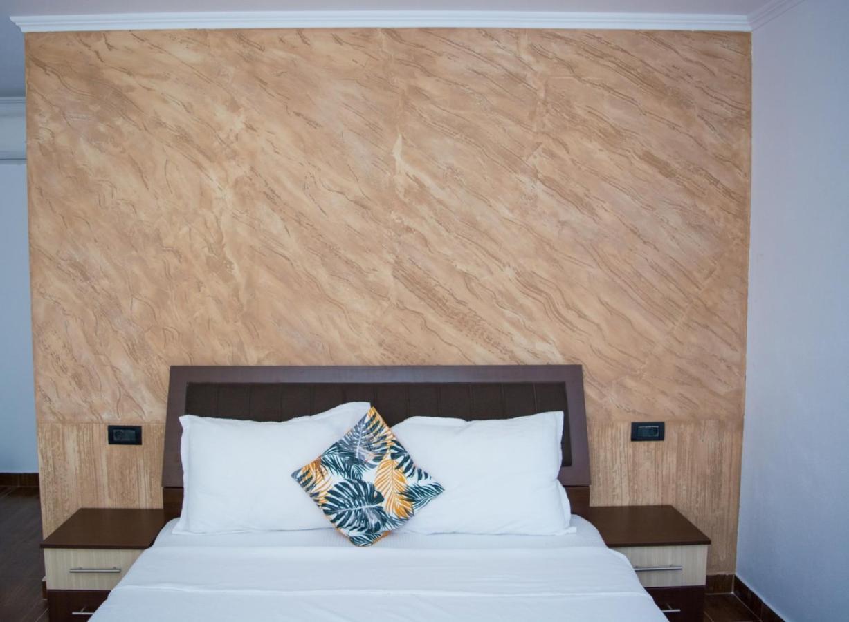 Bed and Breakfast Casa Erk Кэлимэнешти Экстерьер фото