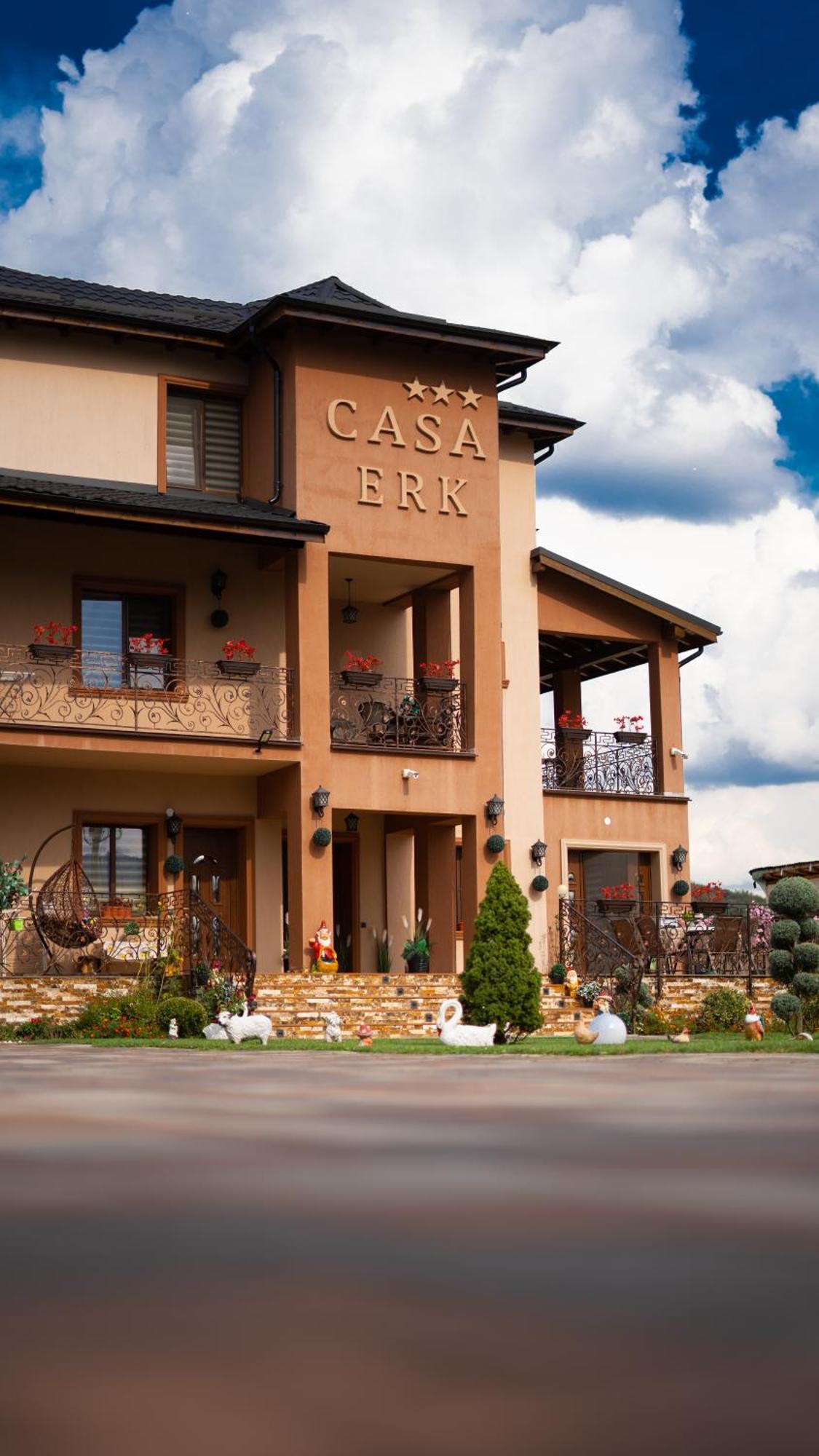 Bed and Breakfast Casa Erk Кэлимэнешти Экстерьер фото