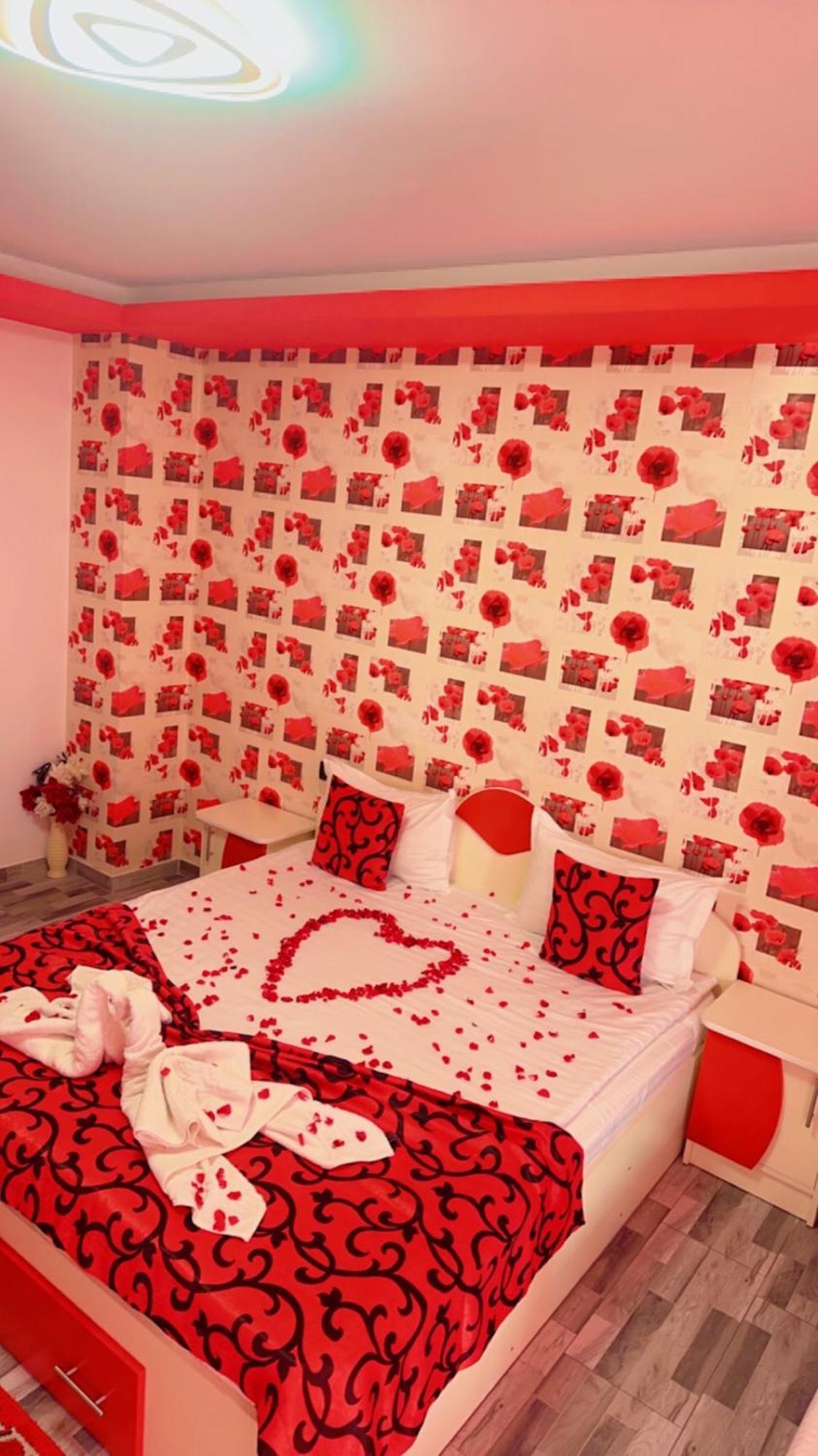 Bed and Breakfast Casa Erk Кэлимэнешти Экстерьер фото